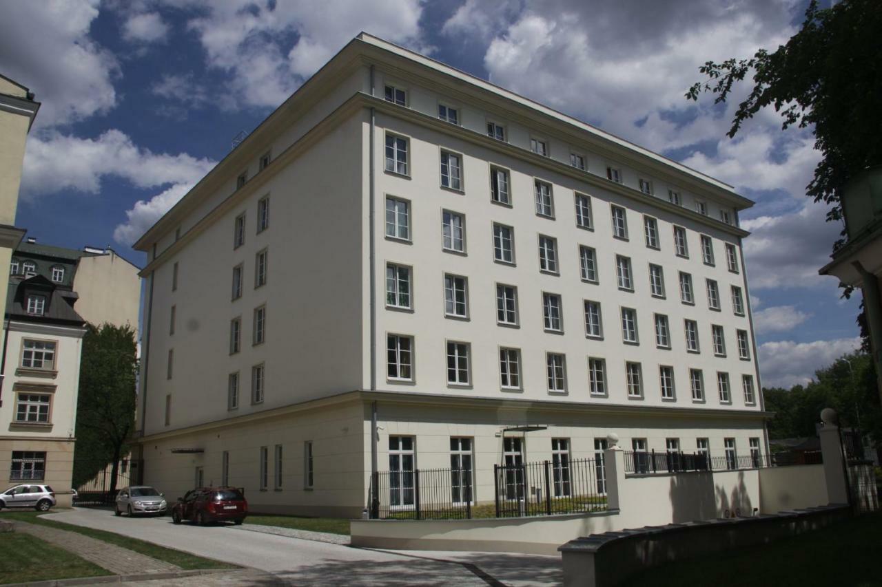 Dom Pomocy Studentom Varsóvia Exterior foto